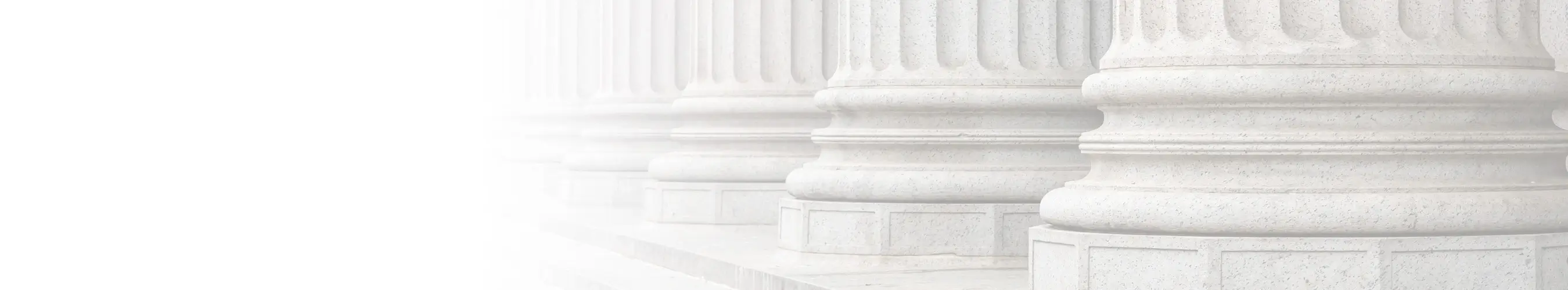 Building columns of a courthouse